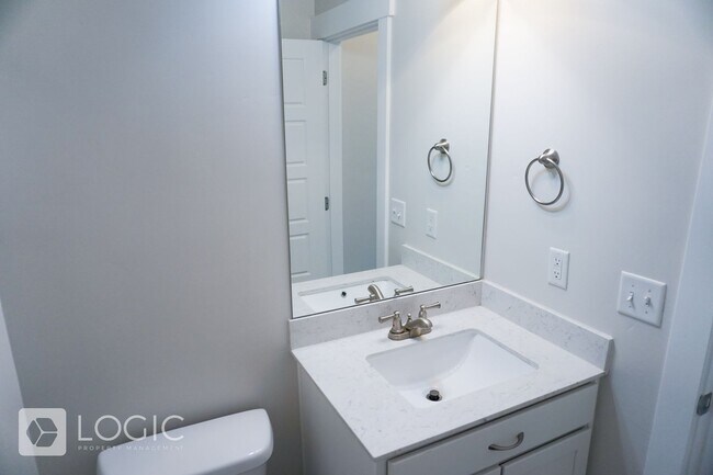 Building Photo - 15180 Gunpowder Ct