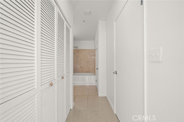 Building Photo - 488 E Ocean Blvd