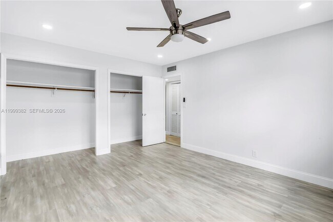 Building Photo - 5300 Washington St