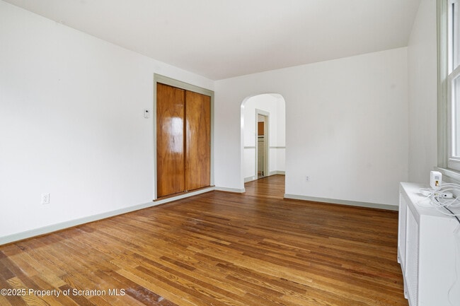 Building Photo - 123 William St