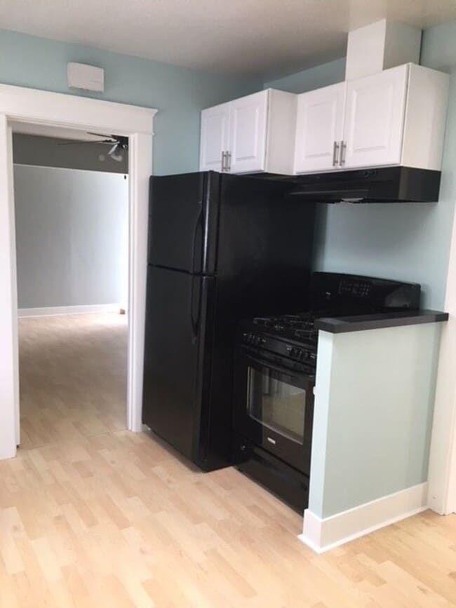 Building Photo - Coming Soon!!! DO NOT DISTURB TENANTS - Available mid May 2026 -