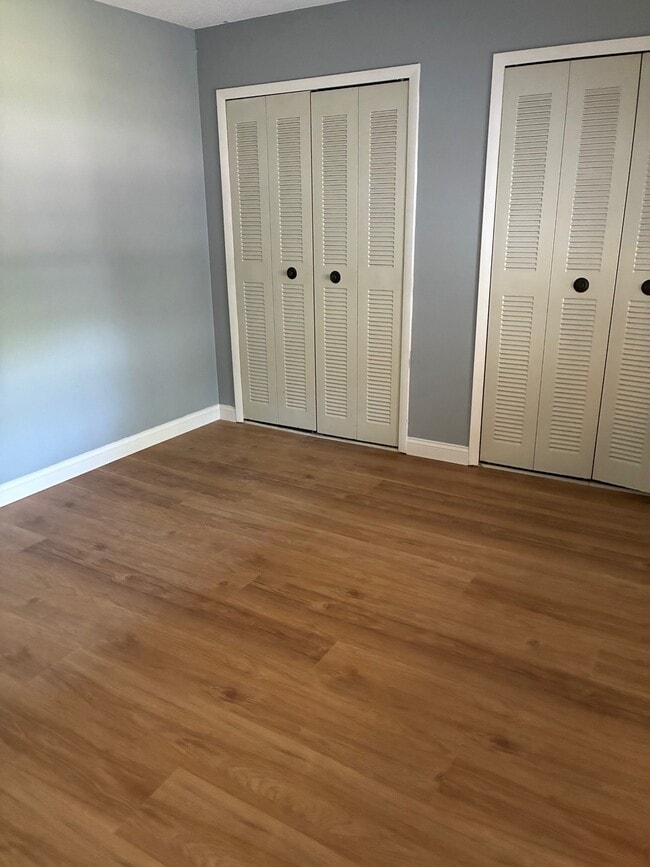 Building Photo - 158 Windtree Ln