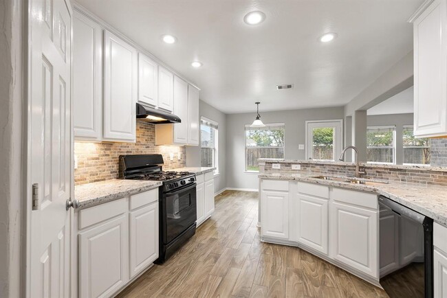 Building Photo - 6105 Larrycrest Dr