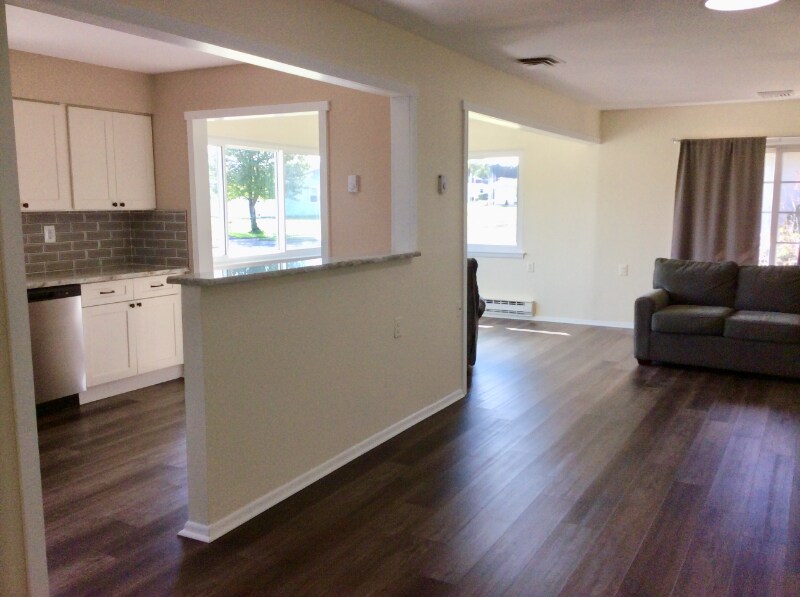 Building Photo - 158 Clay Cir