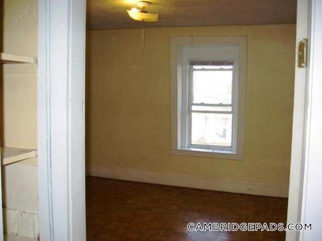 Building Photo - 359 Windsor St