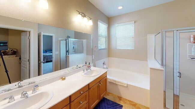 Building Photo - Desirable 3 Bedroom 3 Bathroom home in quiet neighborhood!