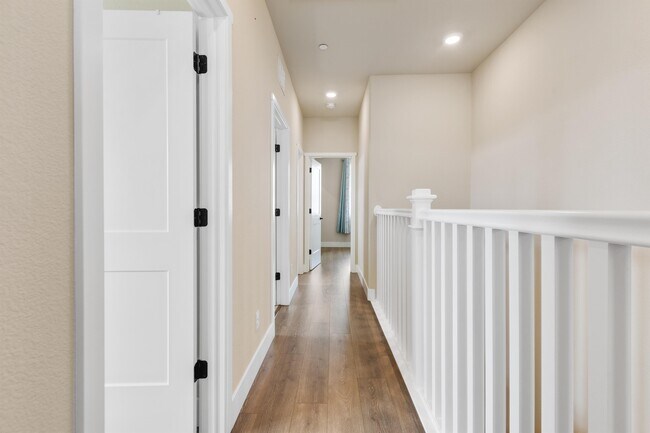 Building Photo - 10068 Carinata Dr