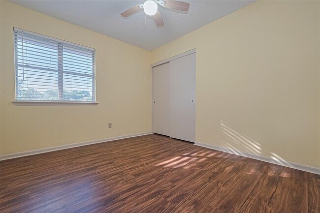 Building Photo - 5127 Smokey River Dr
