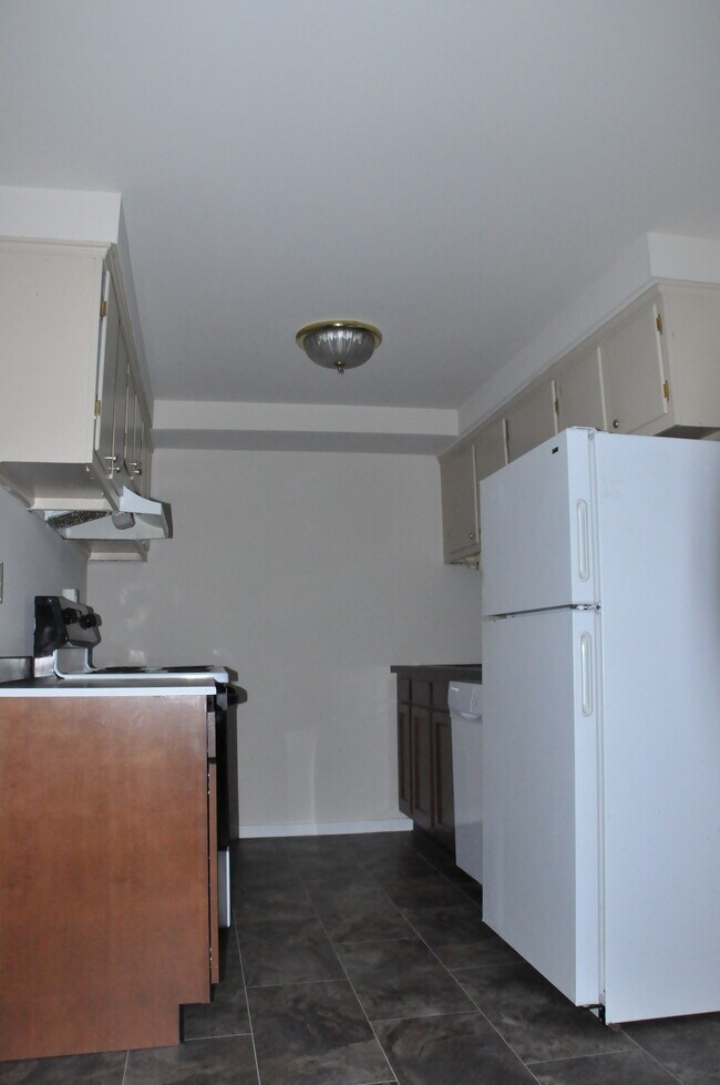 Primary Photo - 700 E 1st St