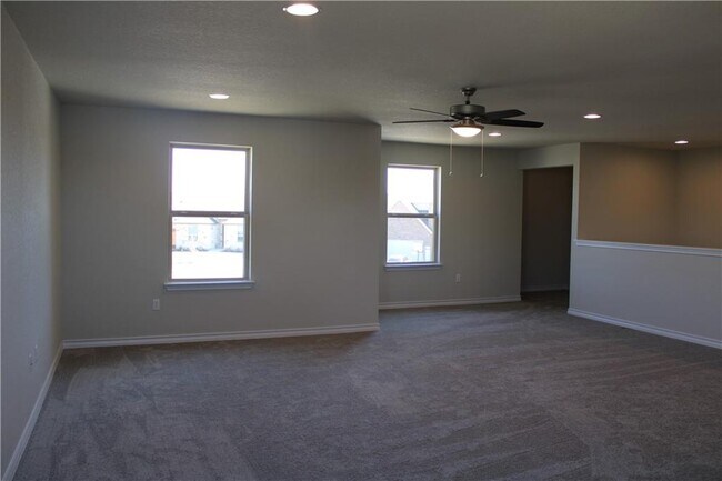 Building Photo - 16700 Fresno Cove