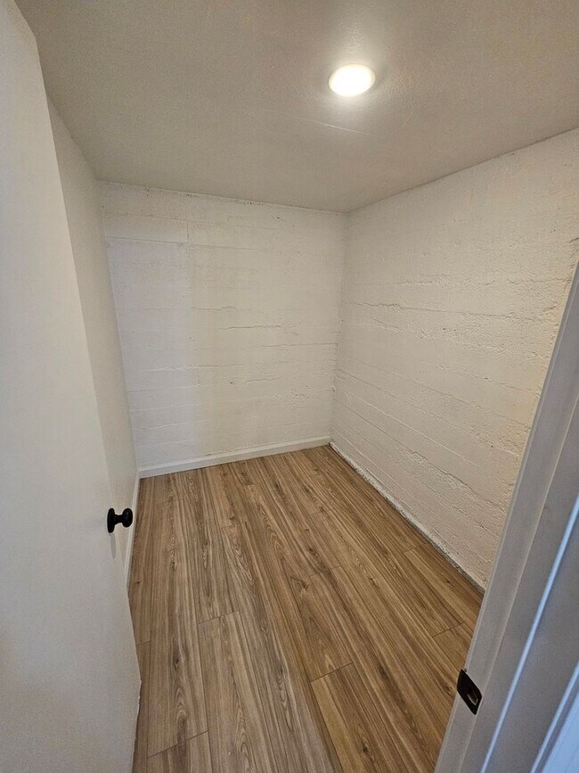 Building Photo - Apartment for Rent in Chico! 2 Bedroom 1 Bathroom + Bonus Room