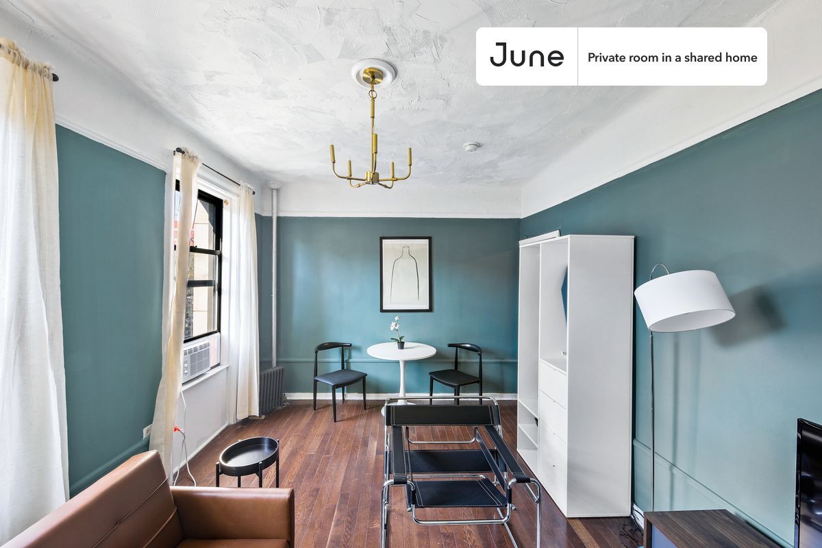 Building Photo - Room in Shared 3 bed/1 bath home