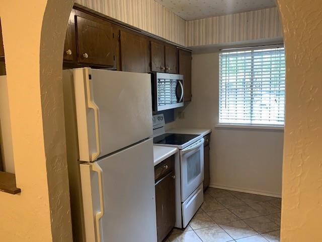 Building Photo - 1221 Willow Wood Ct