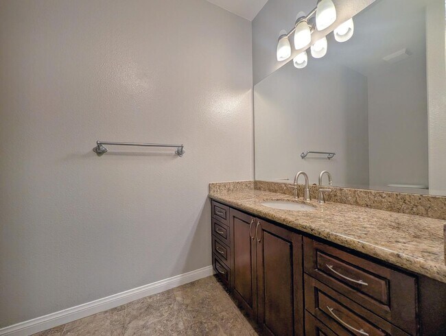 Building Photo - Coming Soon! Beautiful Ground Floor Condo in Carmel Valley