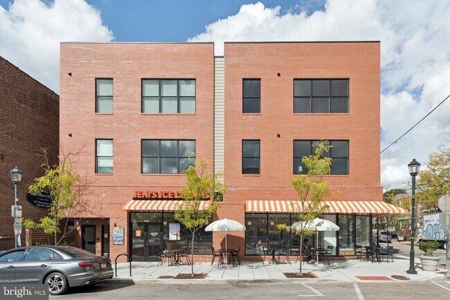 Building Photo - 100 Forrest Ave