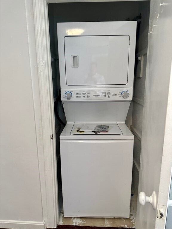 Building Photo - 90 Brooks St