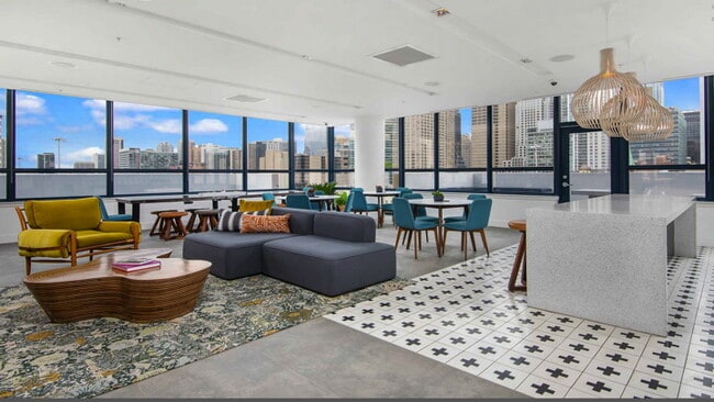 Building Photo - 315 S Halsted St