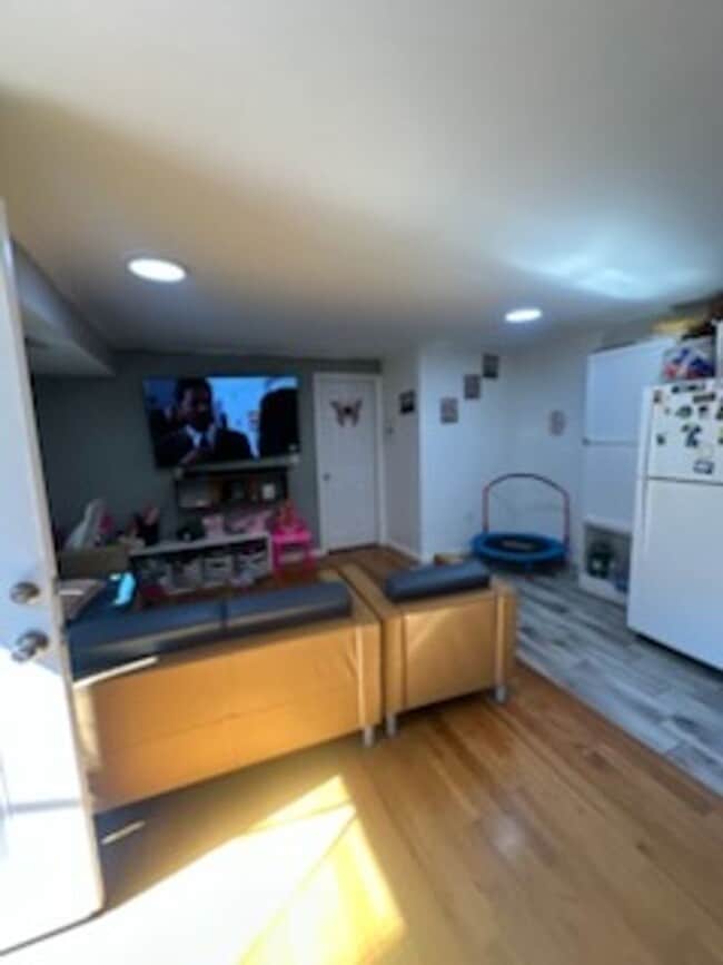 Building Photo - 1418 Mattison Ave