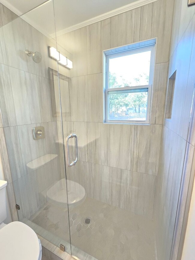 Building Photo - SUNSET PARK - *MOVE IN SPECIAL: $500 OFF B...