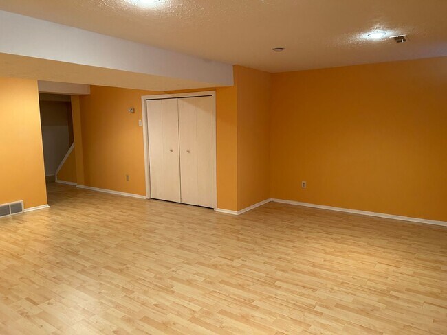 Building Photo - 4456 Donna Dr