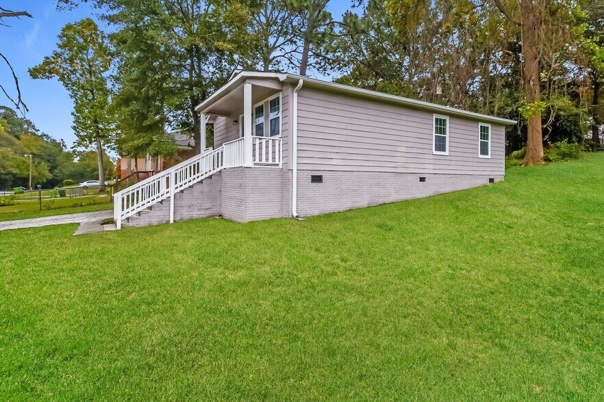 Building Photo - 7254 Pinedale Dr