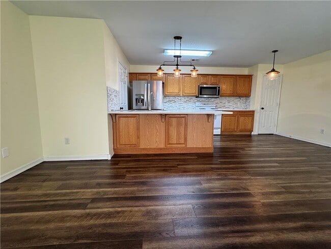 Building Photo - 910 NW A St