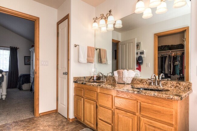 Building Photo - Beautiful home in Tanglewood