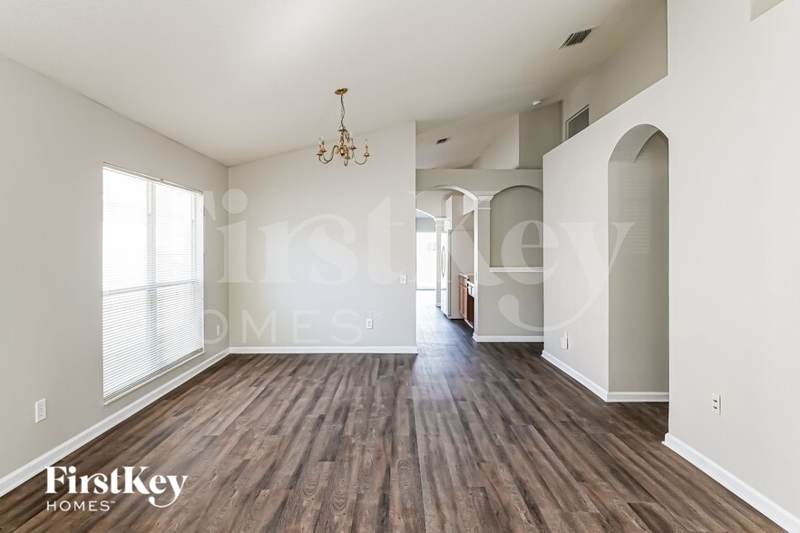 Building Photo - 12430 Midpointe Dr