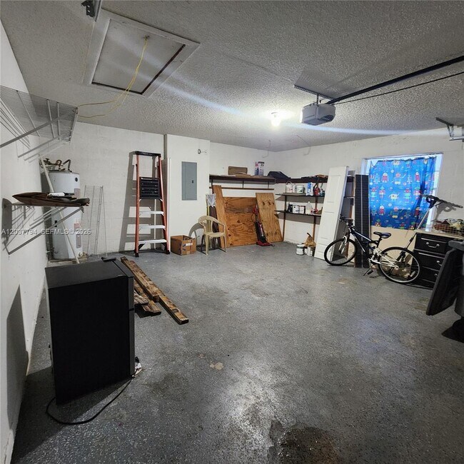 Building Photo - 10180 Fanfare Dr