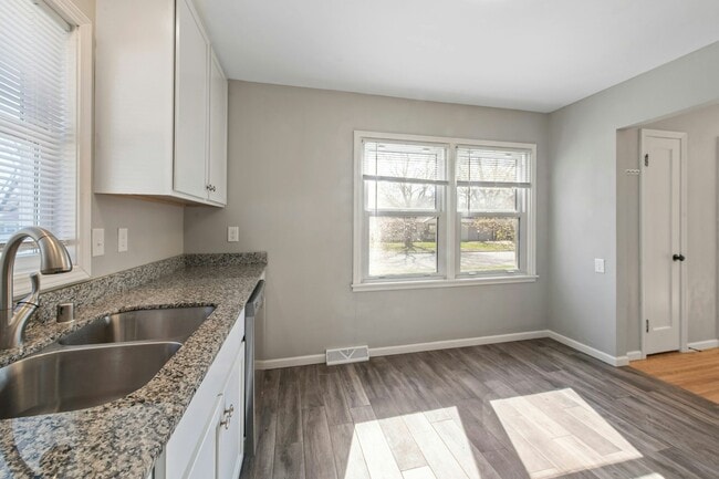 Building Photo - 6520 Stevens Ave