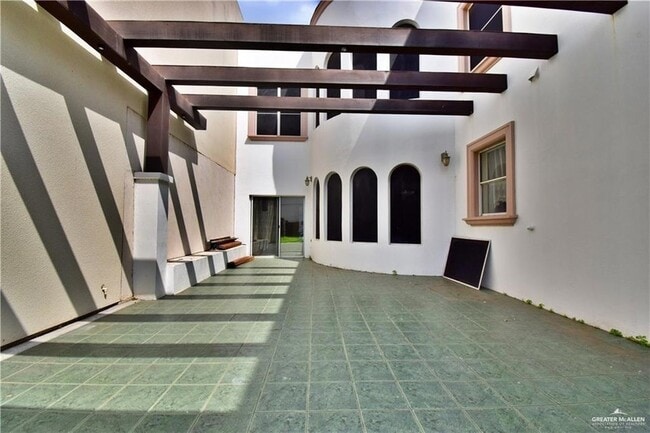 Building Photo - 1104 Rio Balsas St