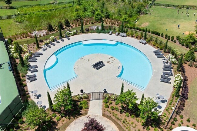 Building Photo - 3770 Andover St