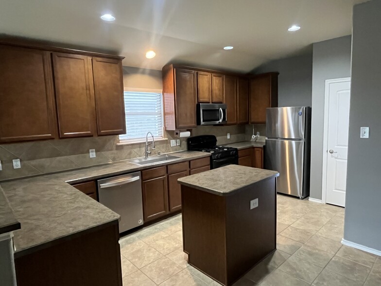 Building Photo - 3812 White Summit Ln