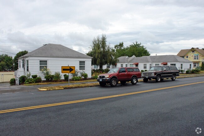 Building Photo - Westmoreland 16