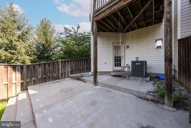 Building Photo - 22571 Highcroft Terrace