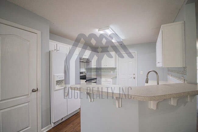 Building Photo - 174 Aquinnah Dr