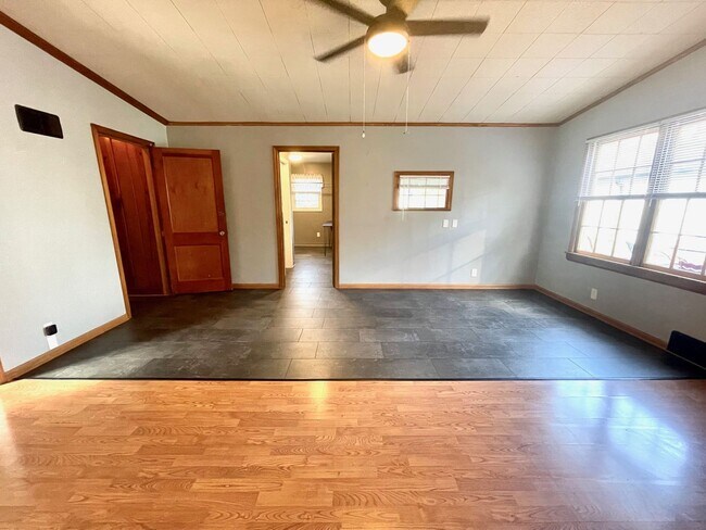 Building Photo - Very Unique 5 Bedroom Home on Large Lot