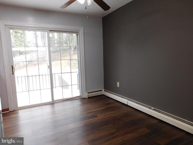 Building Photo - 13000 Kerrman Ct