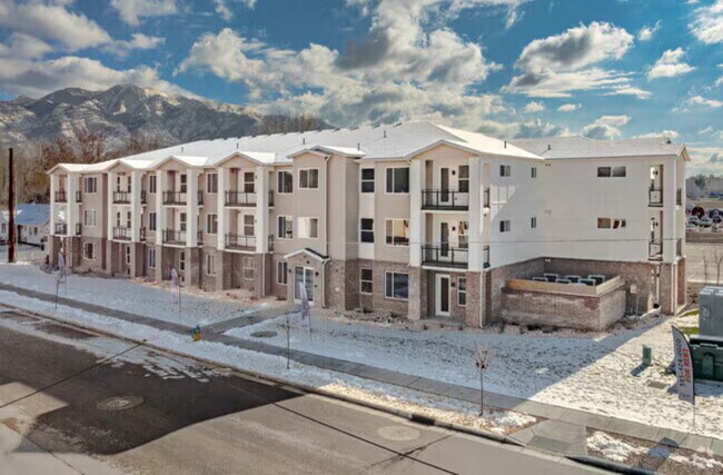 Building Photo - First Month's Rent FREE