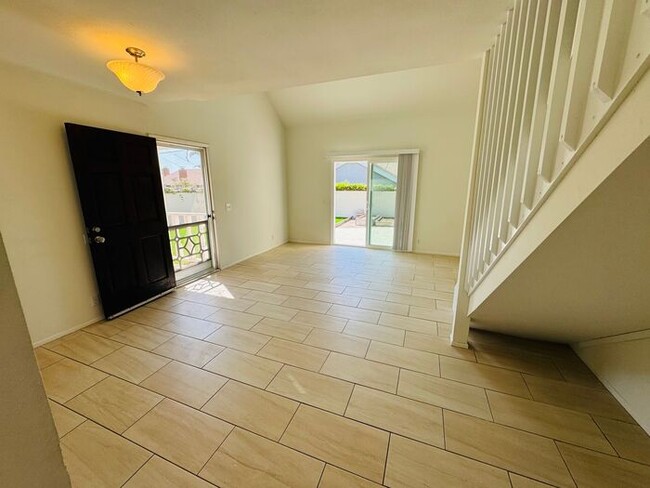 Building Photo - Your Dream Retreat Awaits in Nantucket Vil...