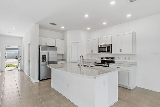 Building Photo - 15125 Cuzcorro Ct