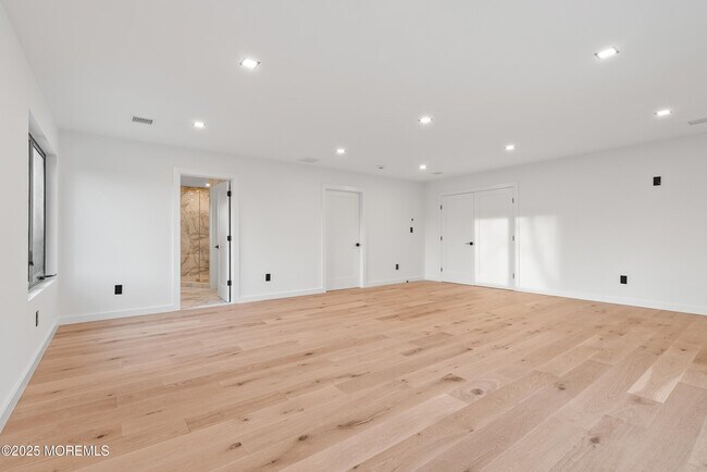 Building Photo - 459 Harnell Ave