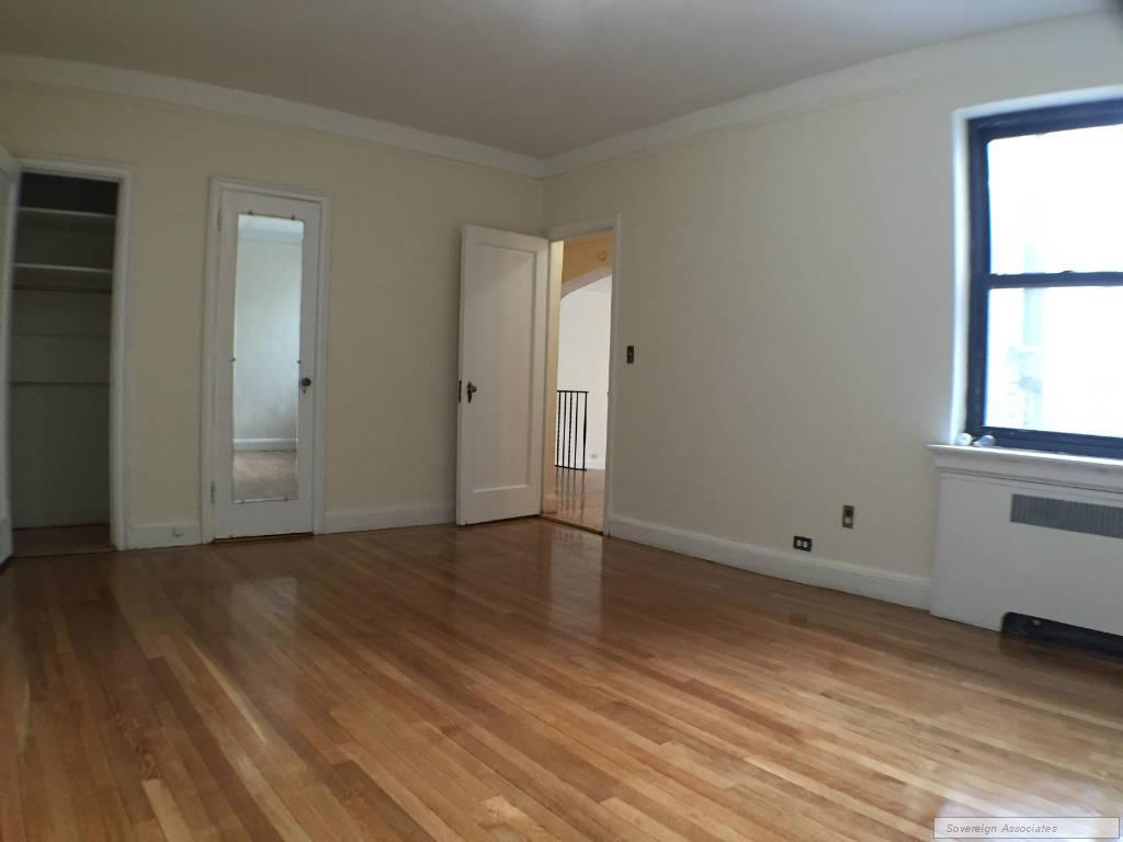 Building Photo - 105 Arden St