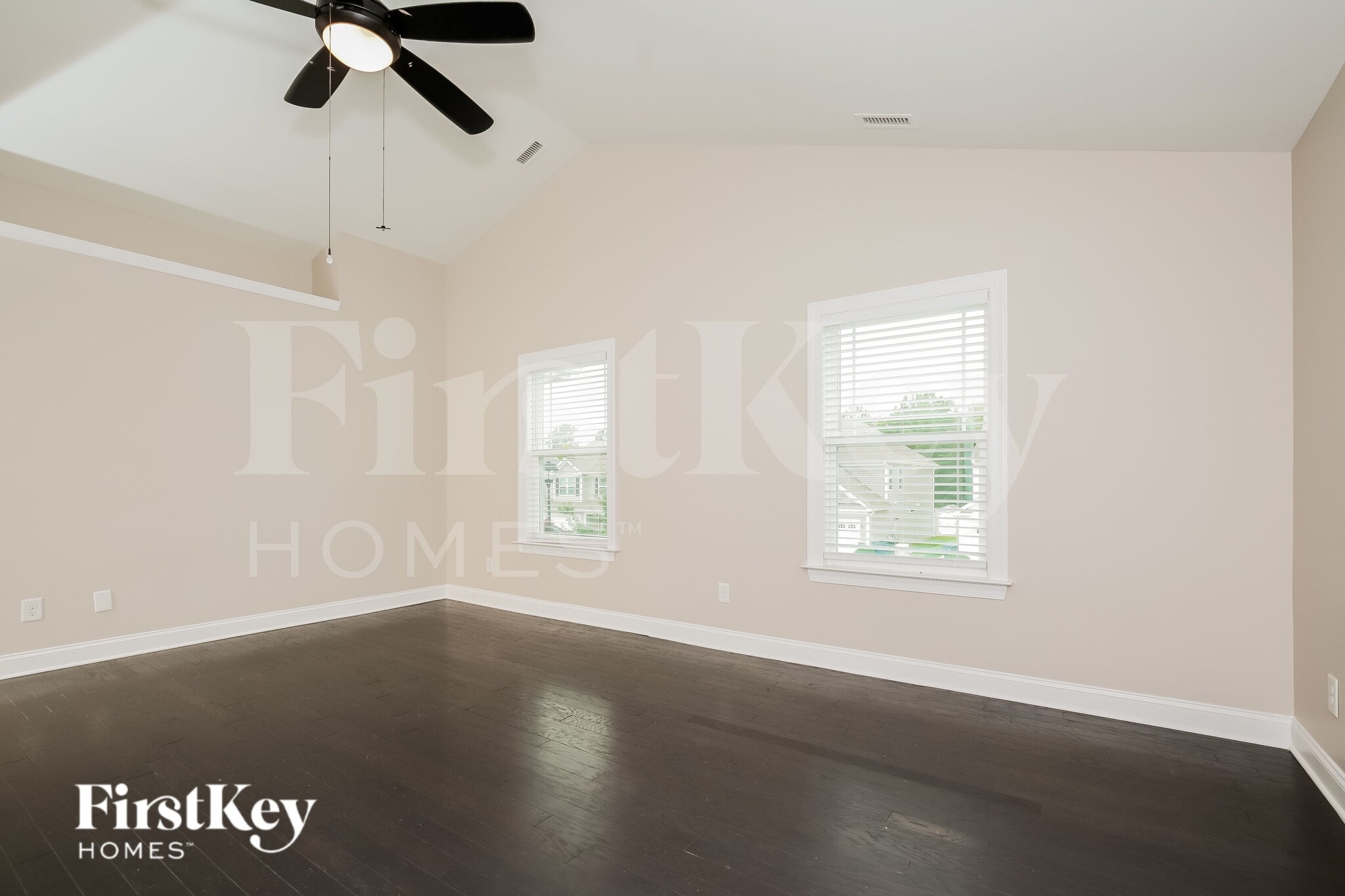 Building Photo - 121 Wintergreen Ct