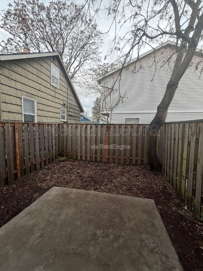 Building Photo - 6702 SE 80th Ave