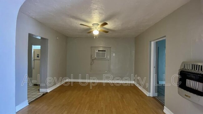 Building Photo - 416 W 44th St