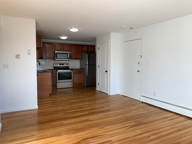 Building Photo - Iris Court Apartments