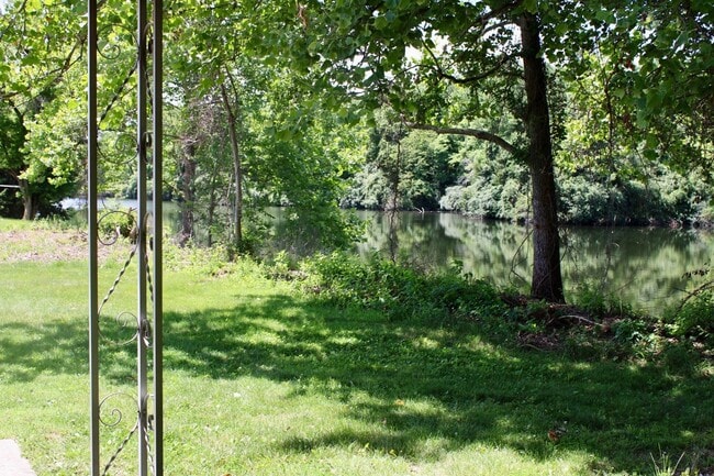 Building Photo - 1680 Tabortown St