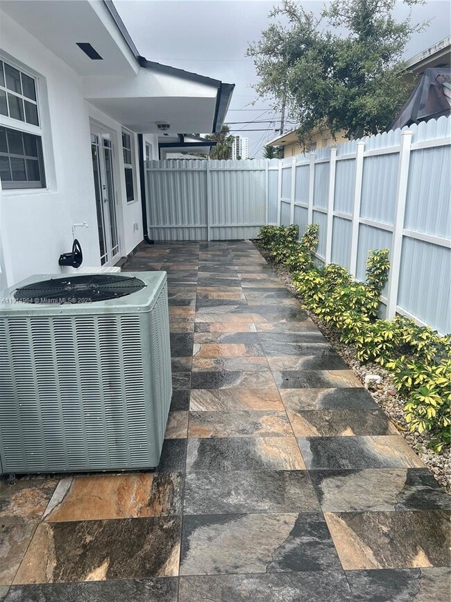 Building Photo - 3182 SW 25th Ter