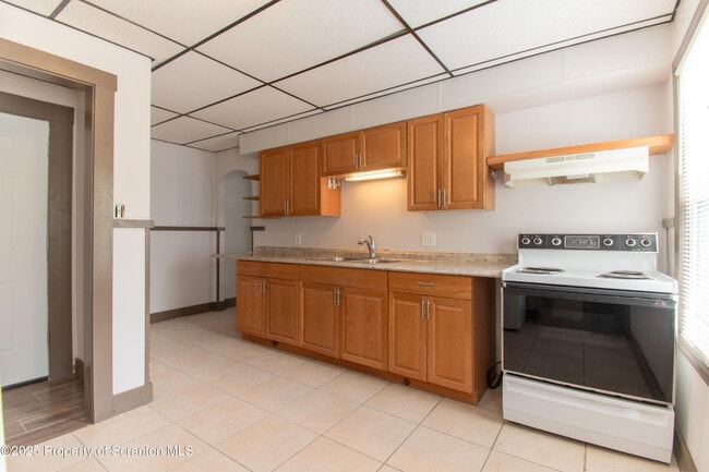 Building Photo - 1027 Woodlawn St